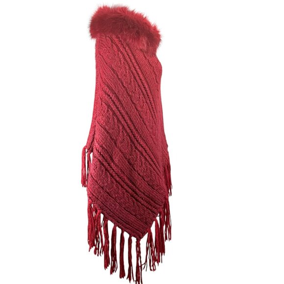 Luxury Red Knitted Poncho with Plush Fur Collar - Cable Knit Fringe Wrap Shawl - Picture 3 of 10